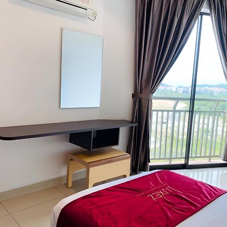 Marina Heights Hotel Residences Лумут Экстерьер фото
