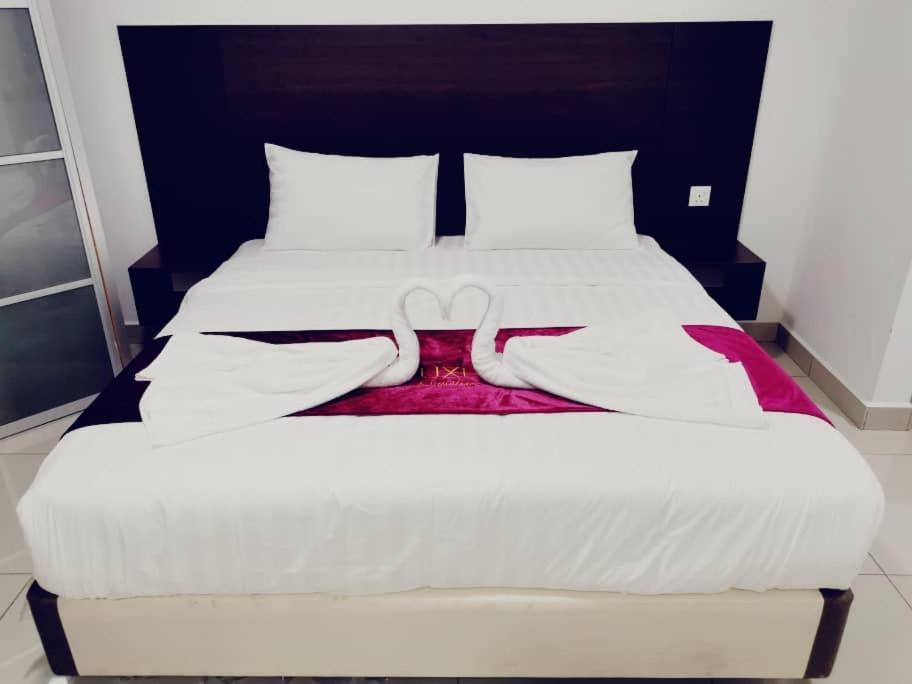 Marina Heights Hotel Residences Лумут Экстерьер фото