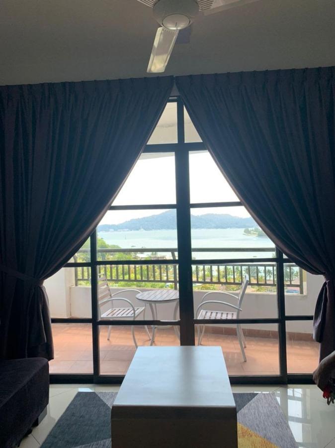 Marina Heights Hotel Residences Лумут Экстерьер фото