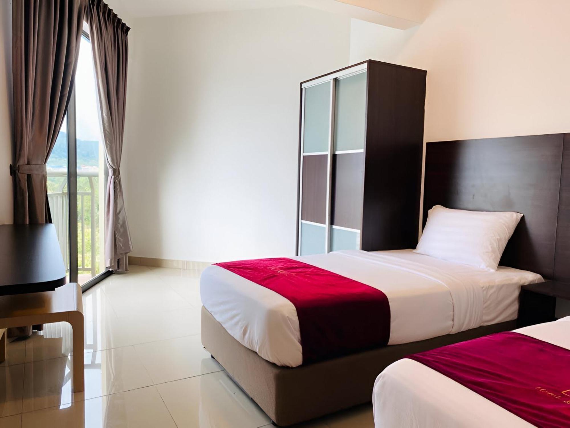 Marina Heights Hotel Residences Лумут Экстерьер фото